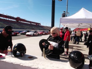 Nascar-Picking out helmut