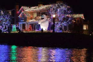 SWnowman house at dark