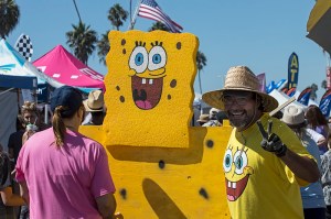 the-boat-headed-toward-dock